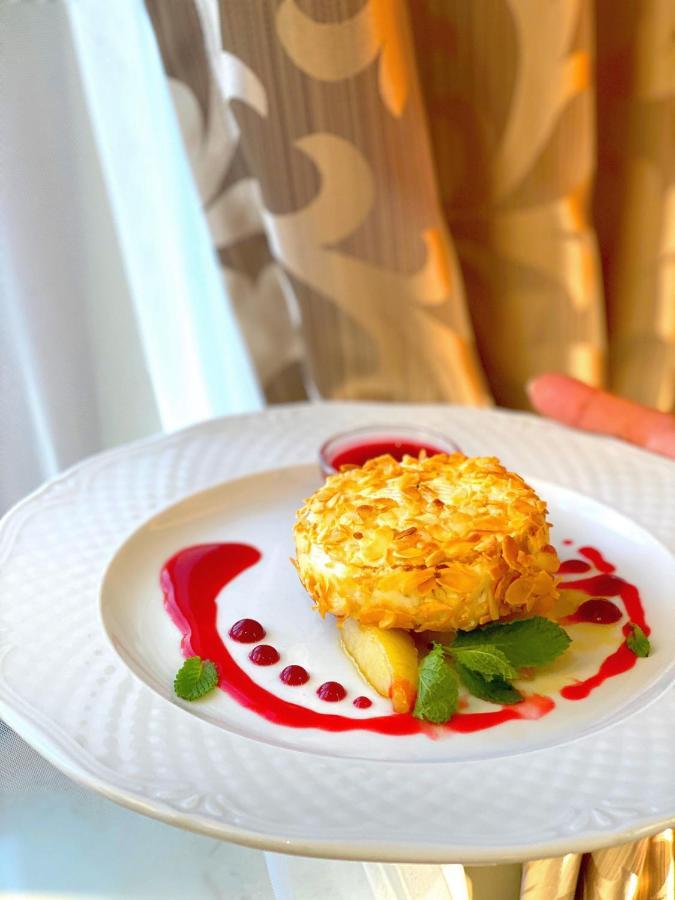 New Continent Hotel Bushtyno Екстериор снимка