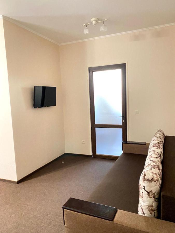 New Continent Hotel Bushtyno Екстериор снимка