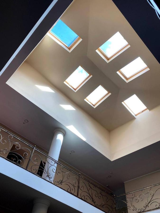 New Continent Hotel Bushtyno Екстериор снимка