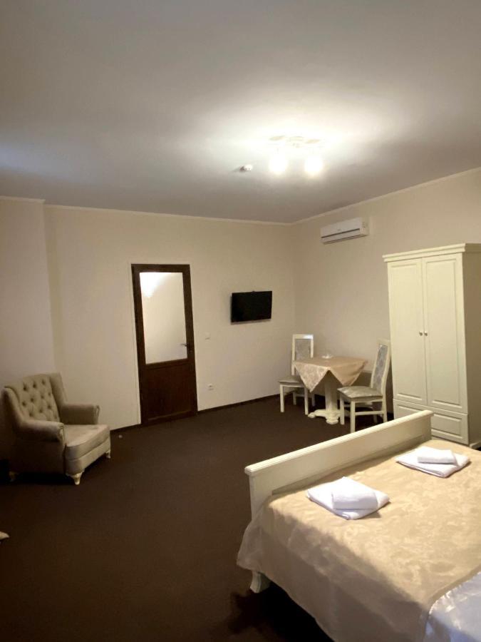 New Continent Hotel Bushtyno Екстериор снимка