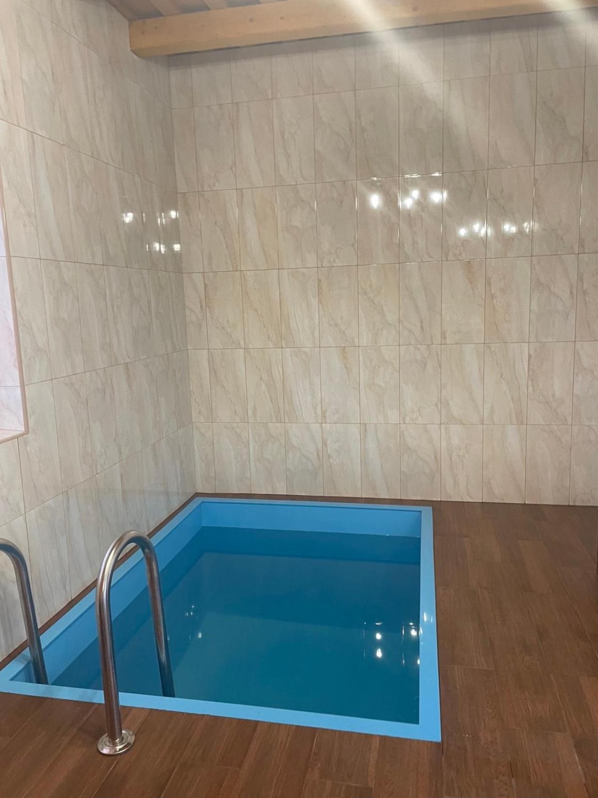 New Continent Hotel Bushtyno Екстериор снимка