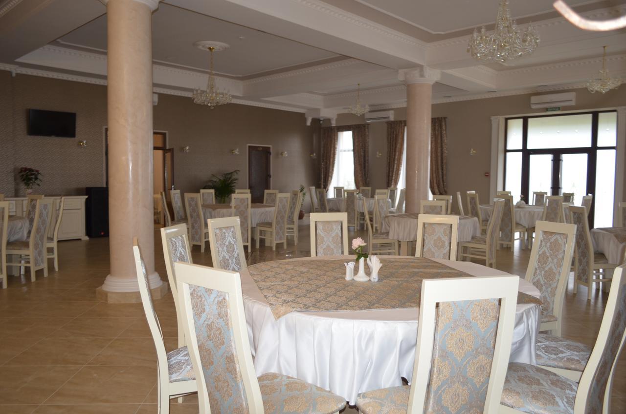 New Continent Hotel Bushtyno Екстериор снимка